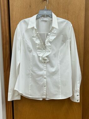 Preowned New York & Company White Ruffle-Front  Button Down Shirt Sz XL